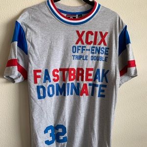 Akademiks tshirt